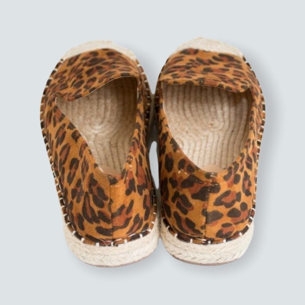 New in box Chase & Chloe Leopard Espadrille slip on, NIB - Picture 5 of 8